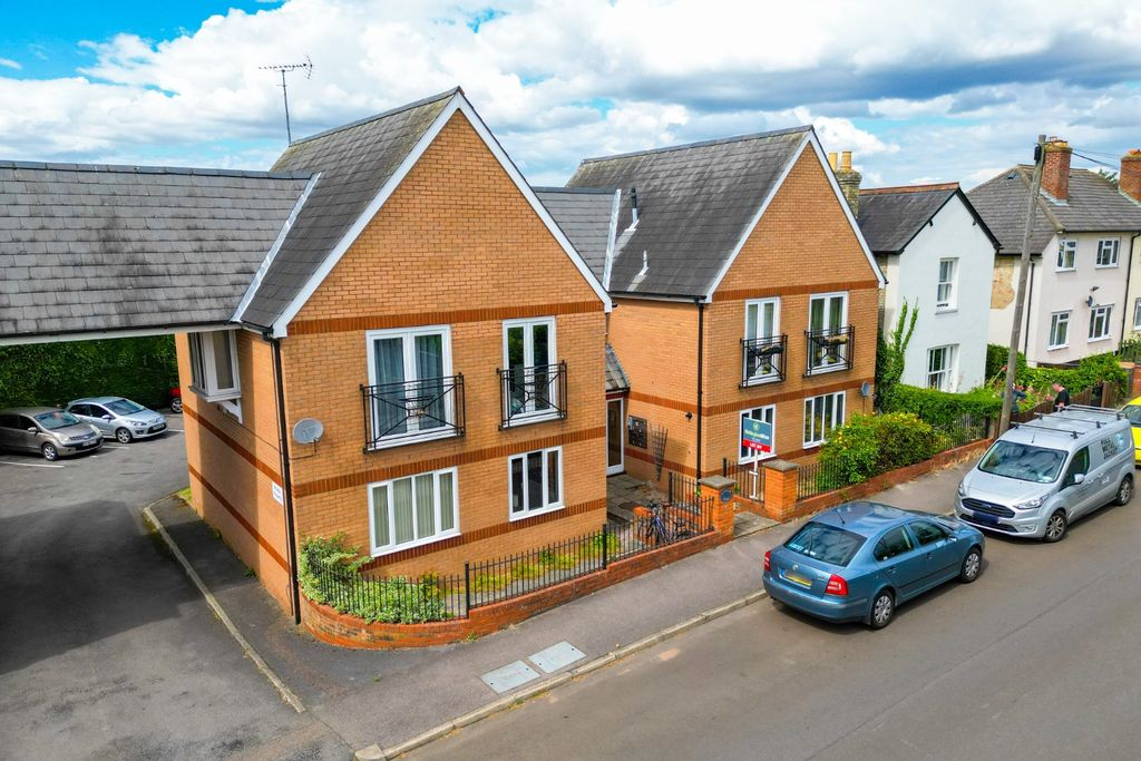 Property photo 1 of 8 4782550