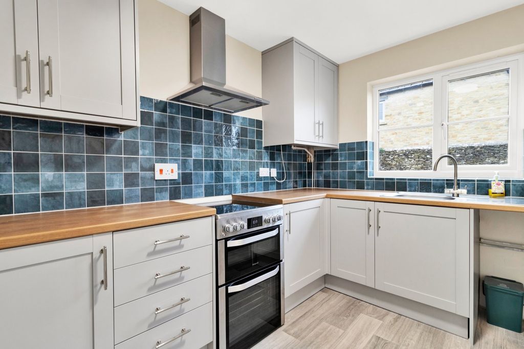 Property photo 2 of 15 Kitchen