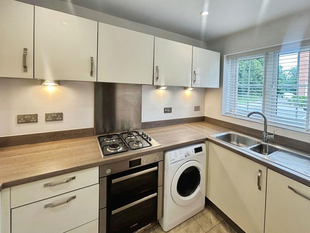 Property photo 2 of 11 7921Ae41-10.Jpg