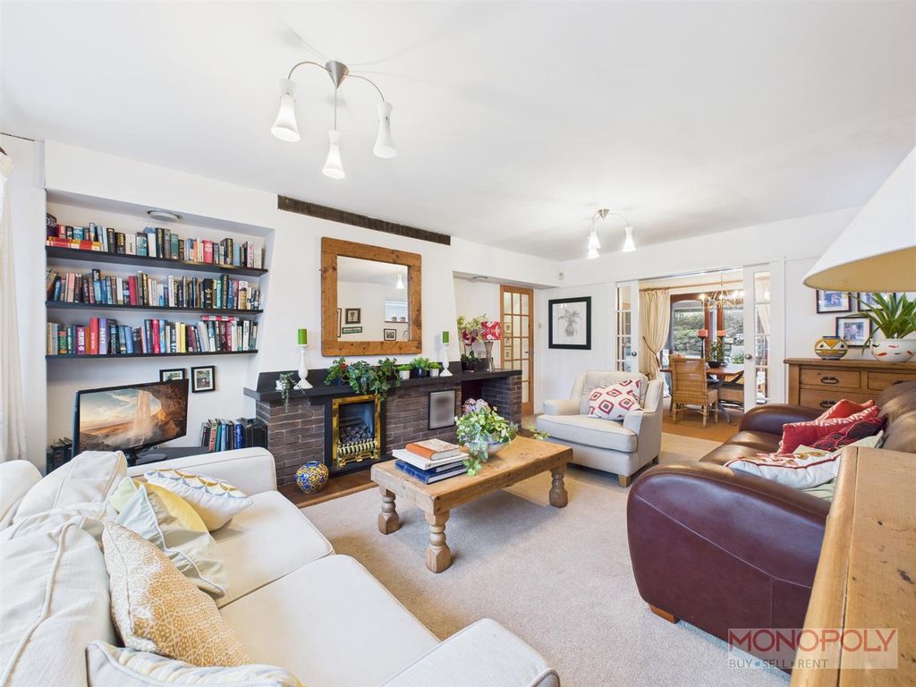 Property photo 2 of 28 Cam04439G0-Pr0218-Still005.Jpg