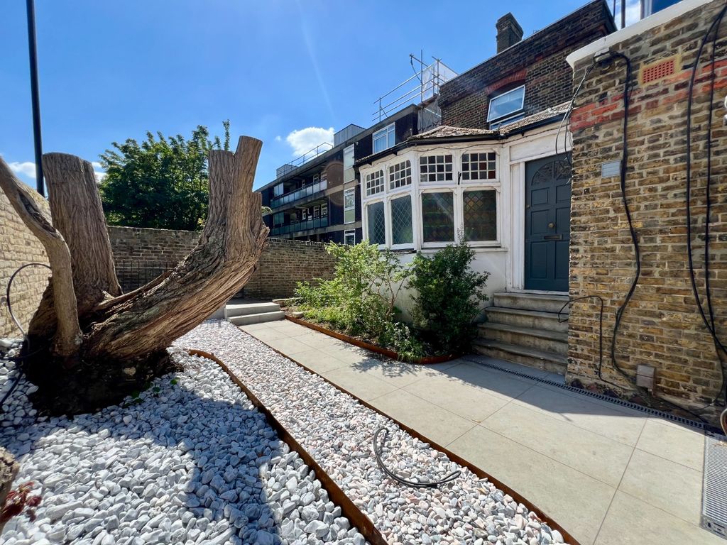 Property photo 1 of 13 4067302