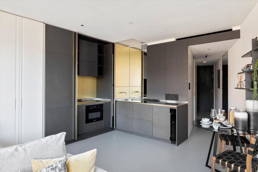 Property photo 3 of 7 Image