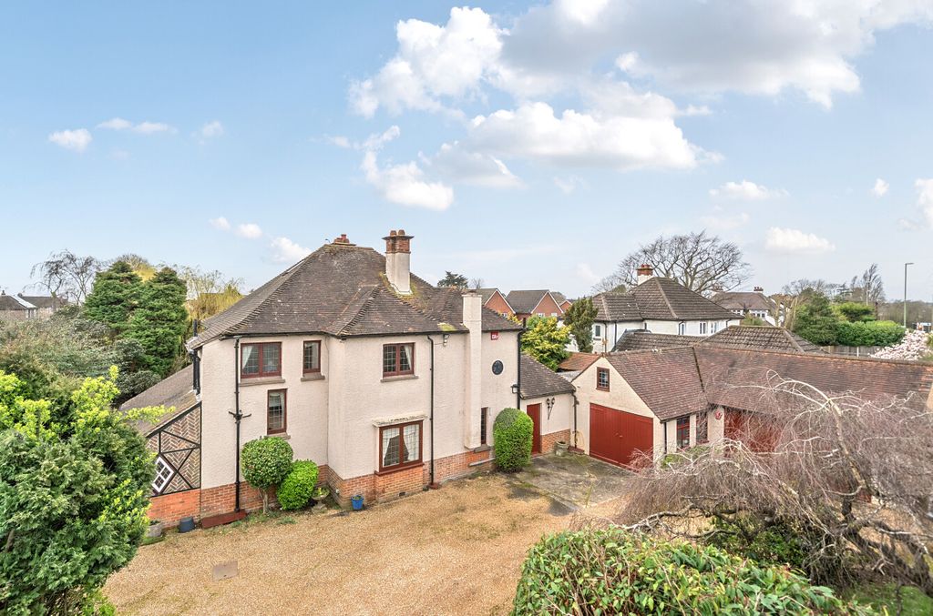 Property photo 1 of 14 1423521-12-69B2E4...