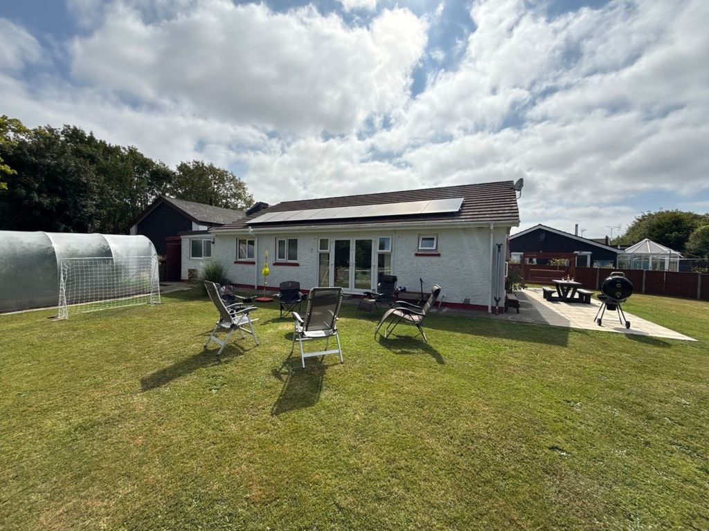 Property photo 2 of 40