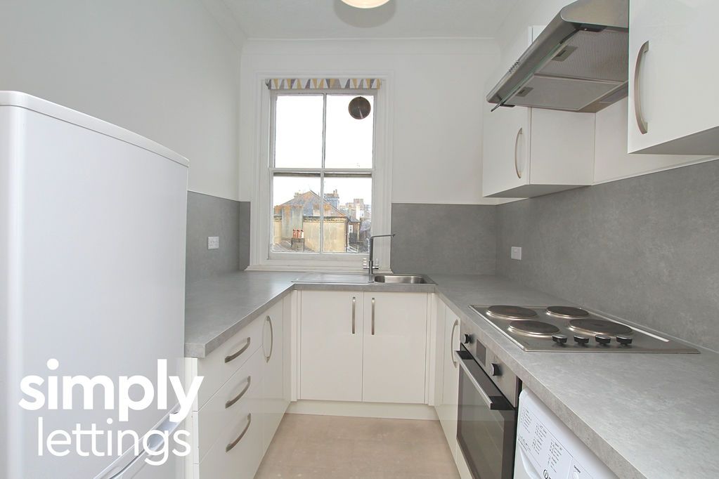 Property photo 2 of 8 Photo 3