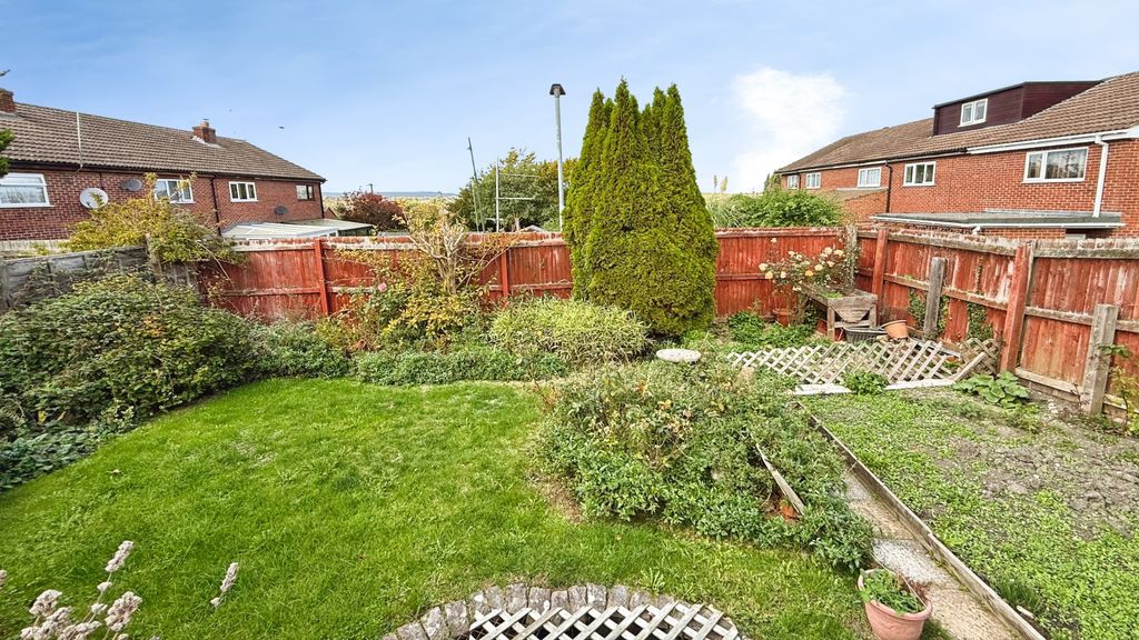 Property photo 2 of 13 Garden