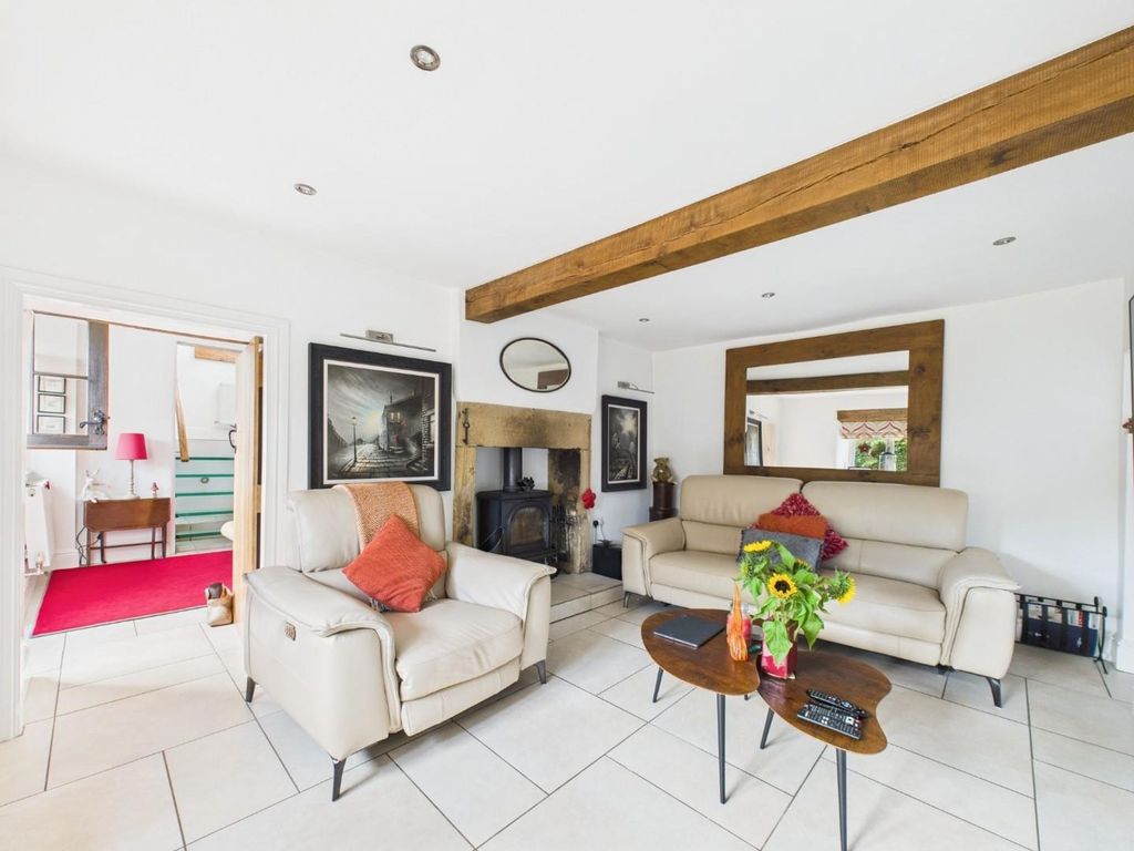 Property photo 2 of 25 Living Room