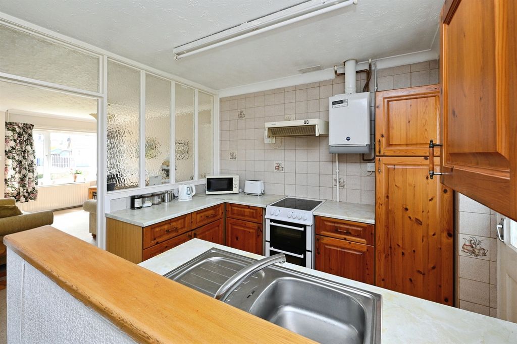 Property photo 3 of 15