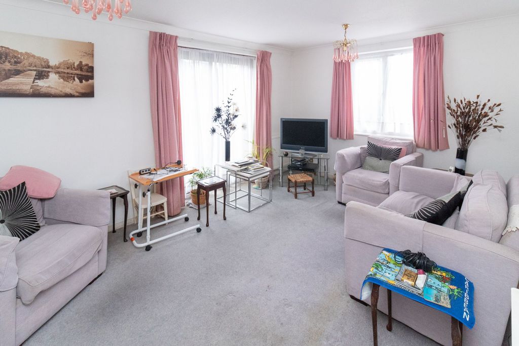 Property photo 2 of 10