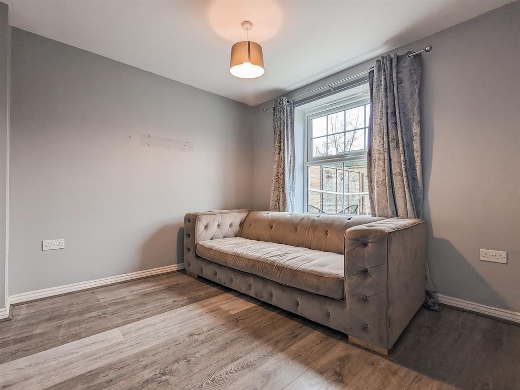 Property photo 2 of 18 Image 1