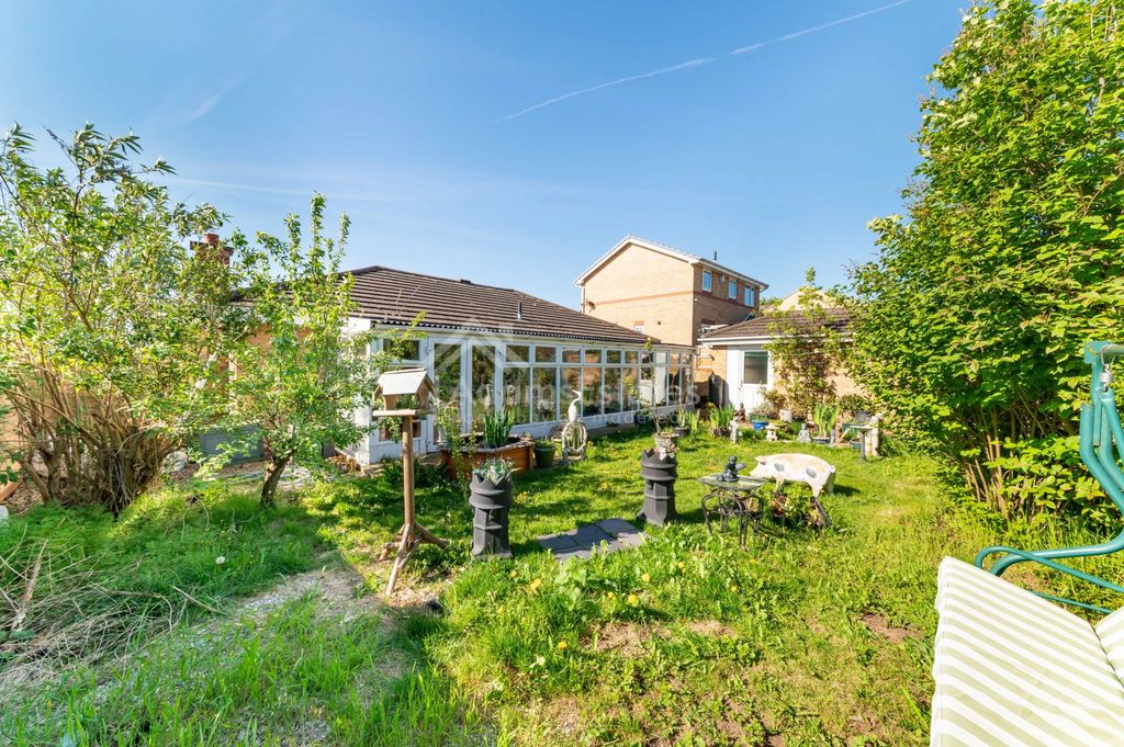 Property photo 1 of 33