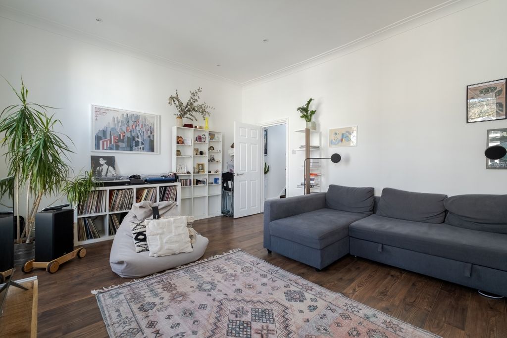 Property photo 2 of 12 Mildmay Road