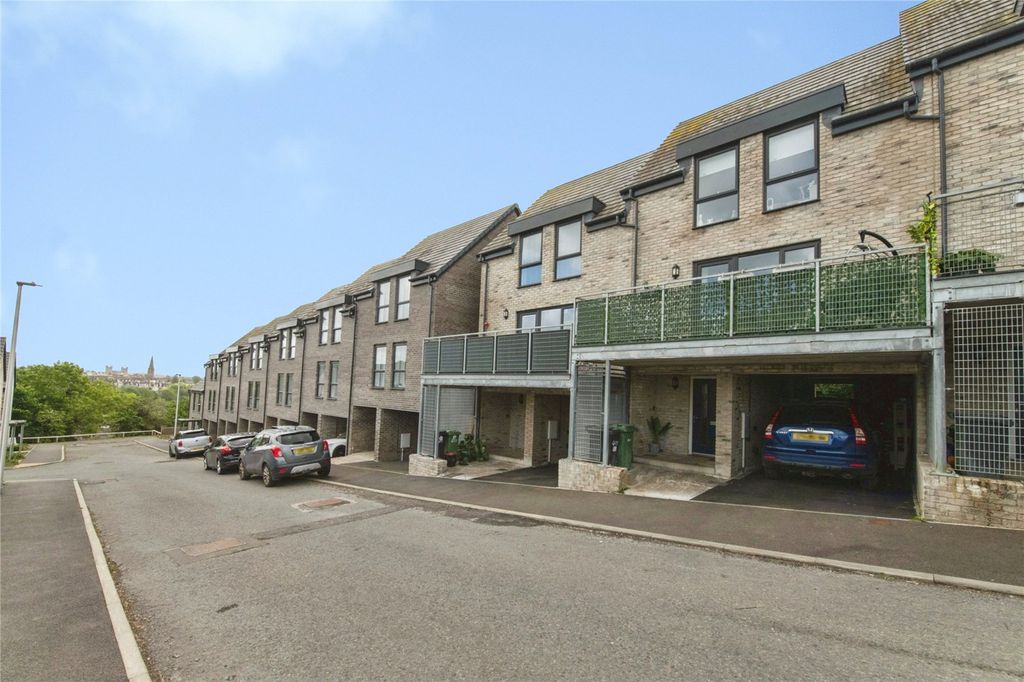Property photo 2 of 17 Picture No. 24