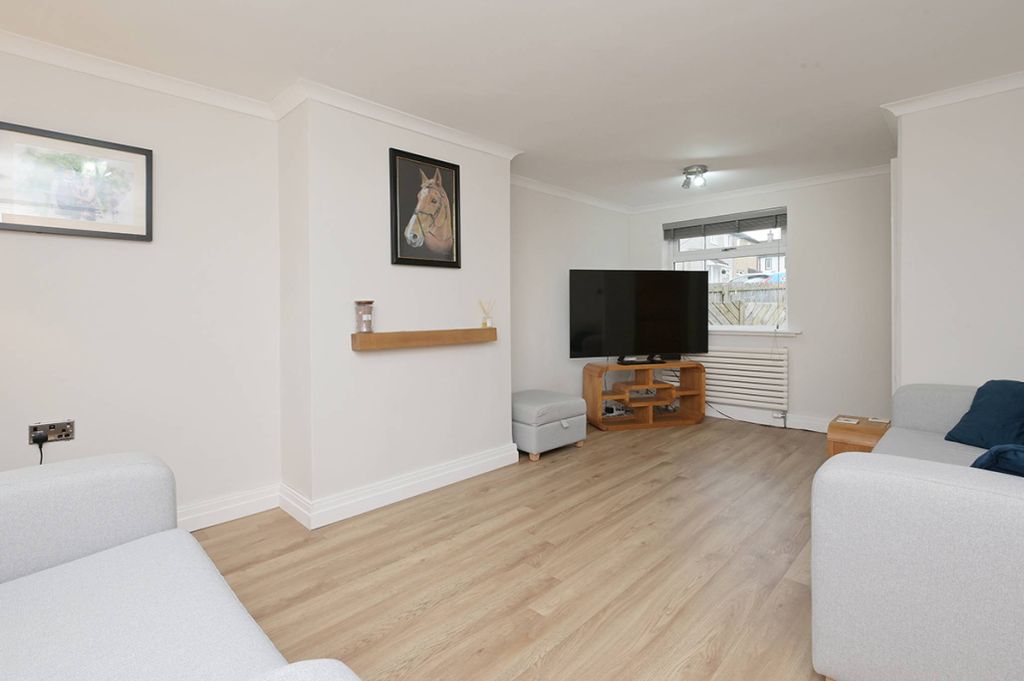 Property photo 2 of 30