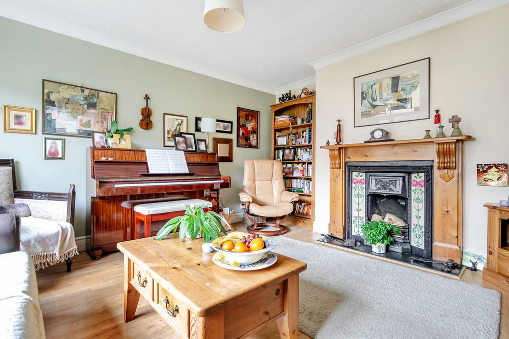 Property photo 3 of 11