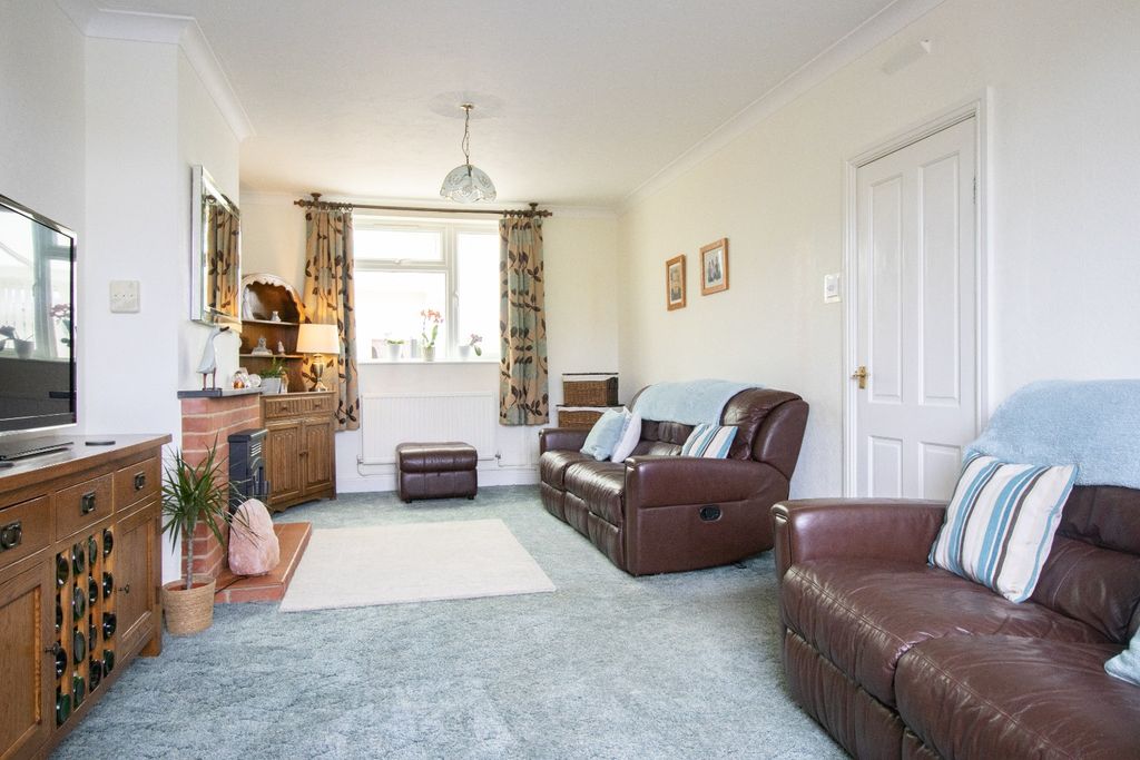 Property photo 3 of 28 2349086
