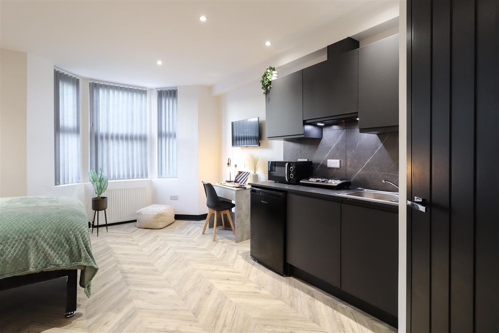 Property photo 1 of 11 Kingsway-19.Jpg