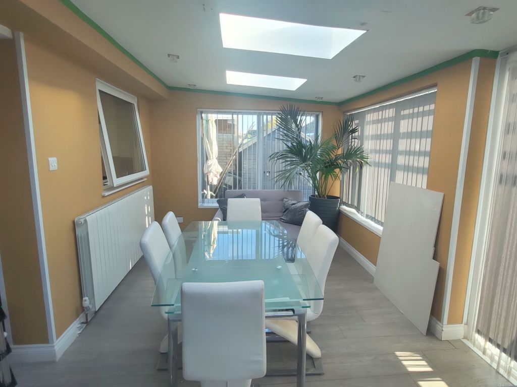 Property photo 3 of 17 Image