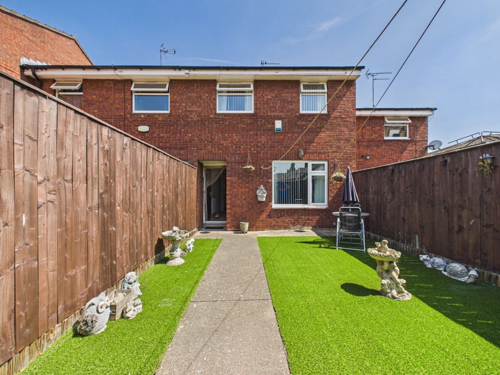 Property photo 2 of 13 5190973