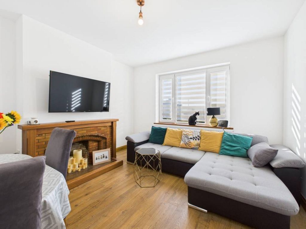 Property photo 3 of 31