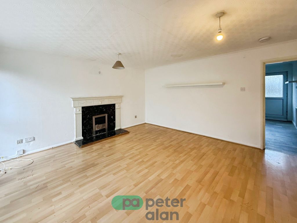 Property photo 3 of 7 Front