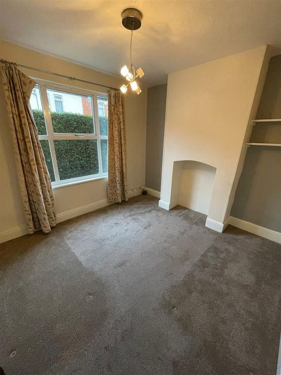 Property photo 2 of 14 Lounge