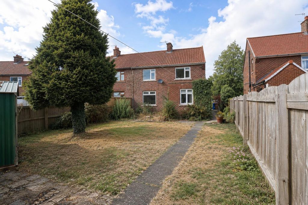Property photo 2 of 14