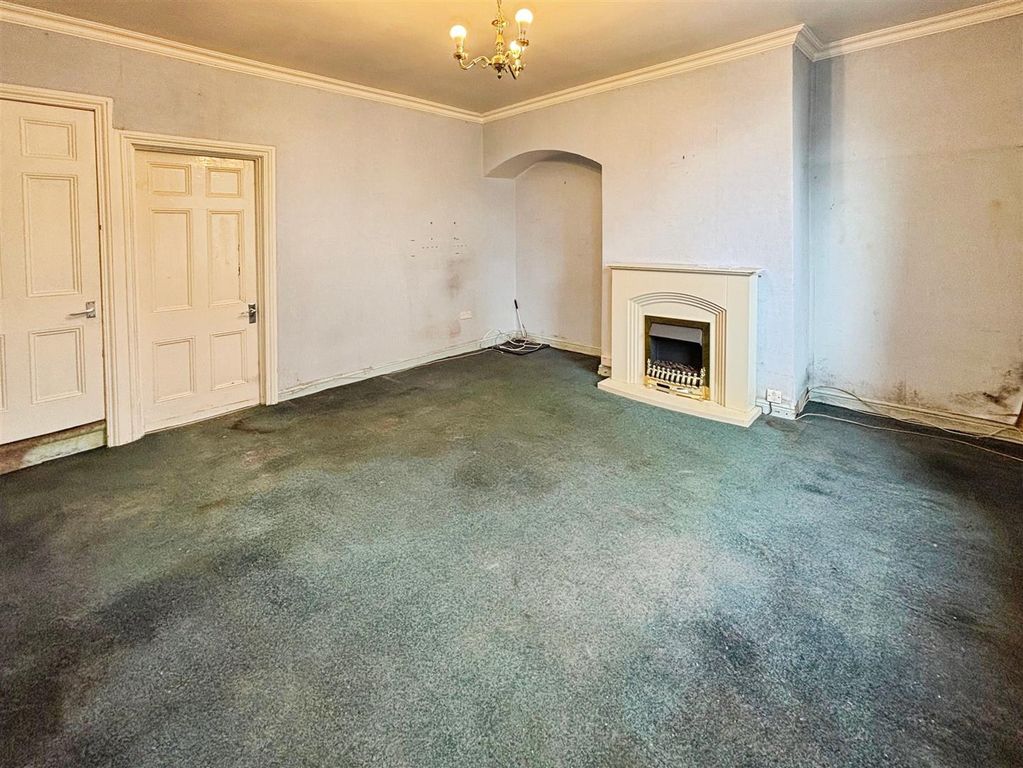 Property photo 2 of 14 Lounge