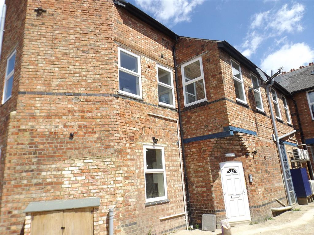 Property photo 1 of 1 Flats 131 High Street.Jpg