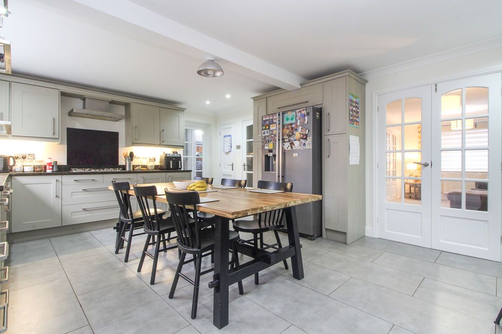 Property photo 3 of 17 Kitchen/Diner