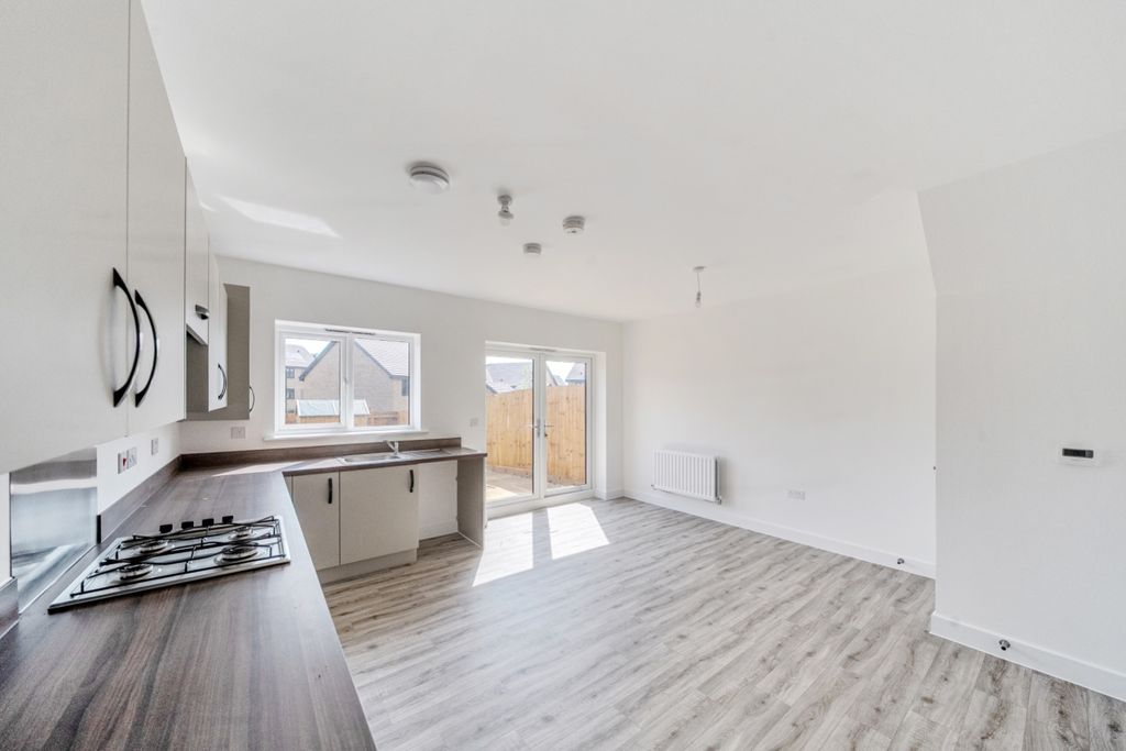 Property photo 2 of 10 Kitchen Diner