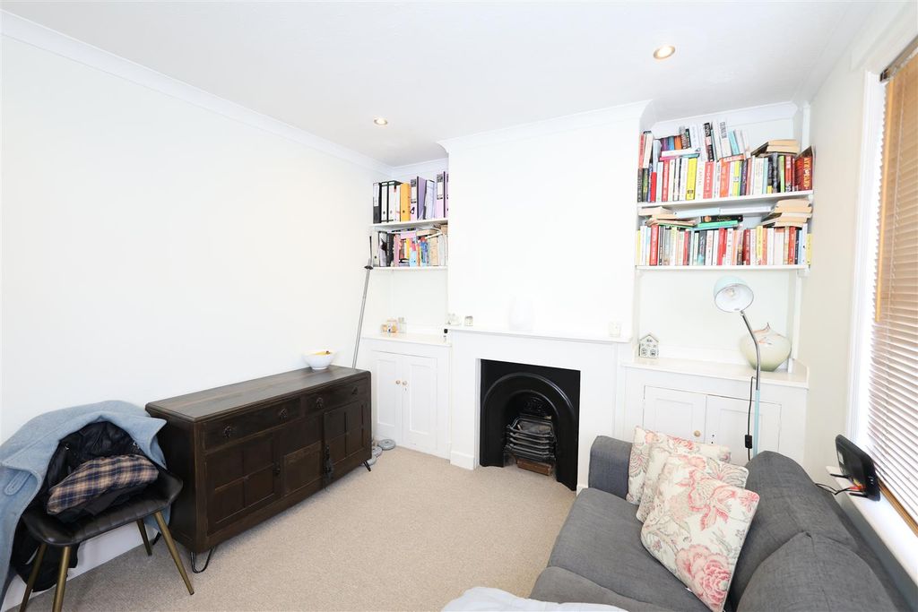 Property photo 3 of 10 Living Room