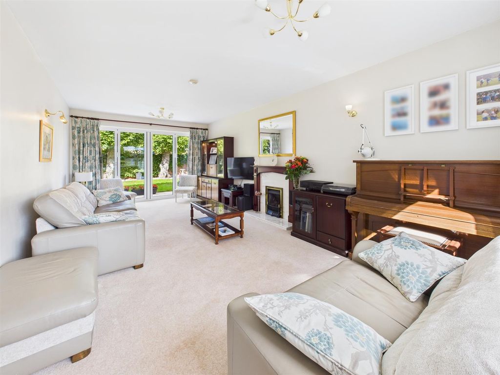 Property photo 2 of 28