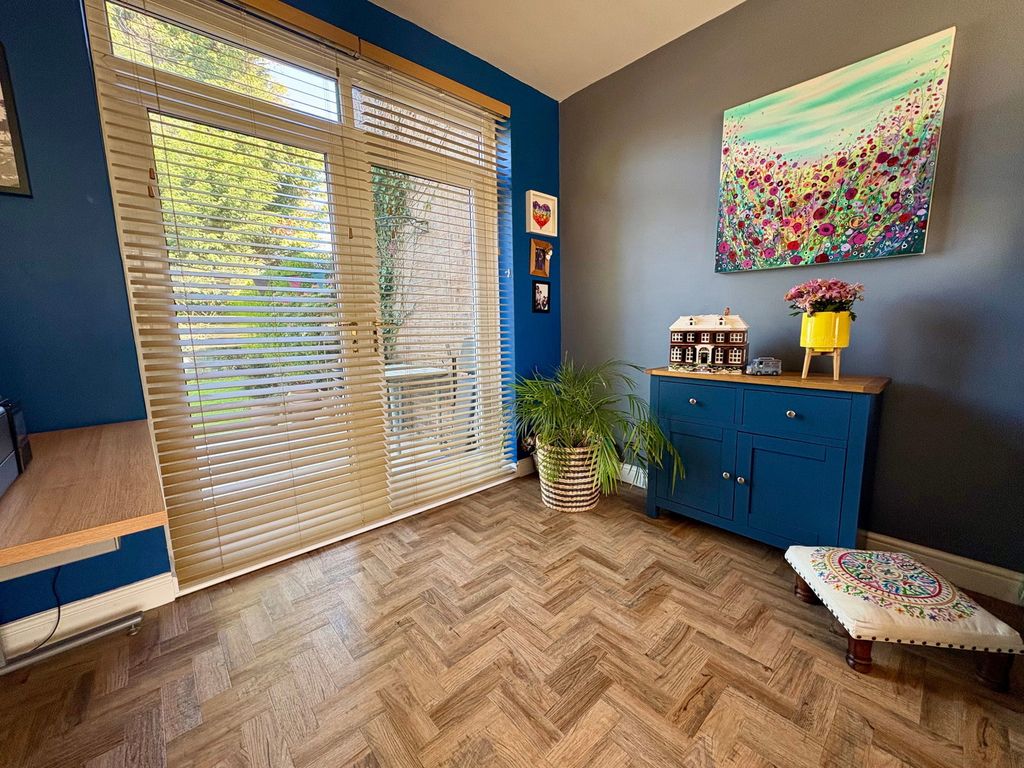 Property photo 3 of 21