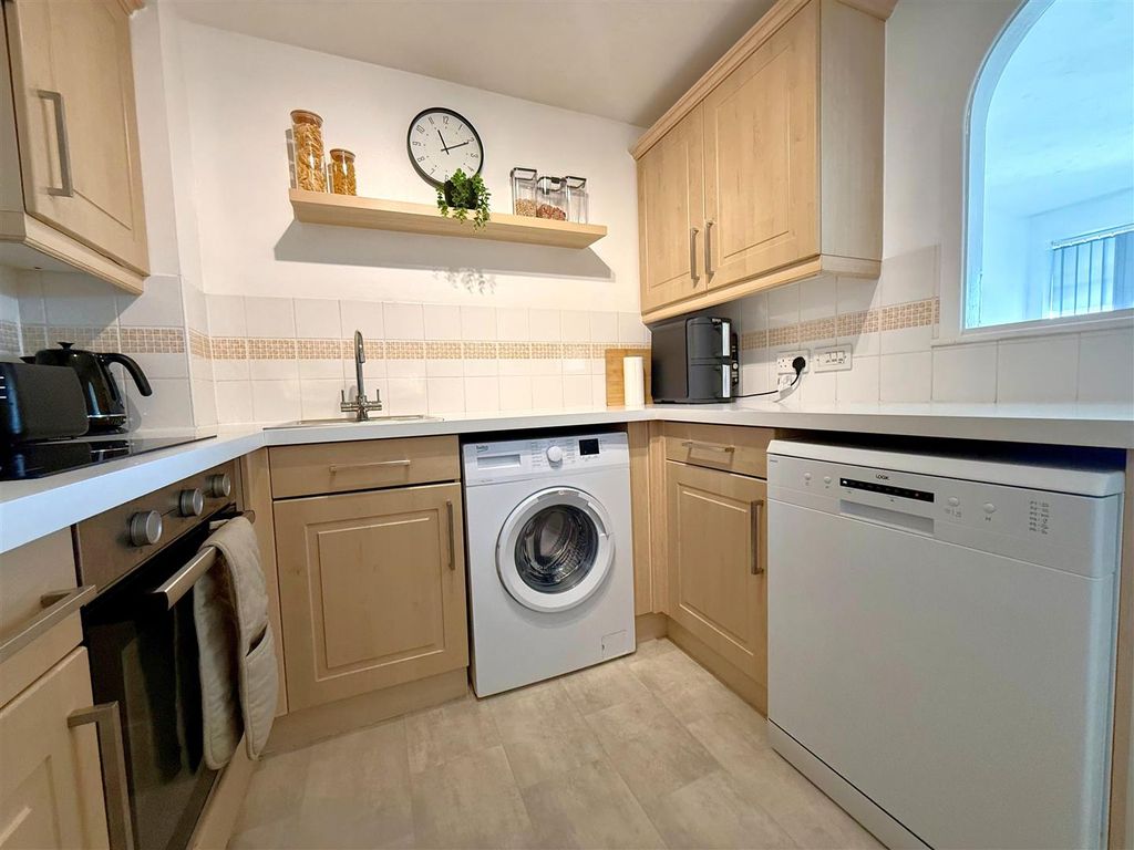 Property photo 2 of 9 Kitchen.Jpg