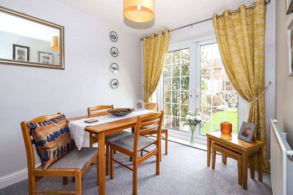 Property photo 3 of 12 Dining Area