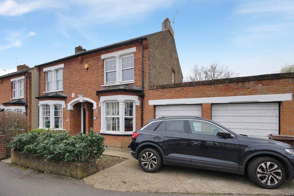 Property photo 1 of 11 Img_392337_3_Original