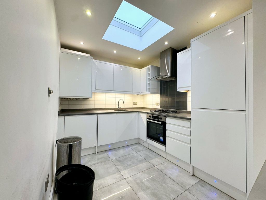 Property photo 3 of 10 Gallery