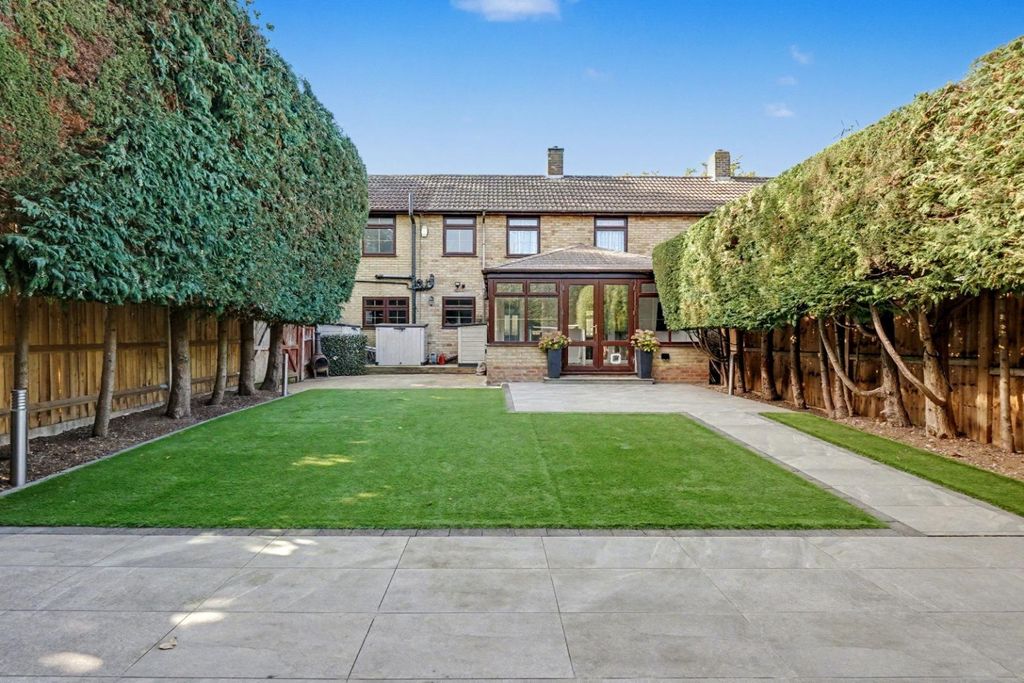 Property photo 2 of 20 4520176