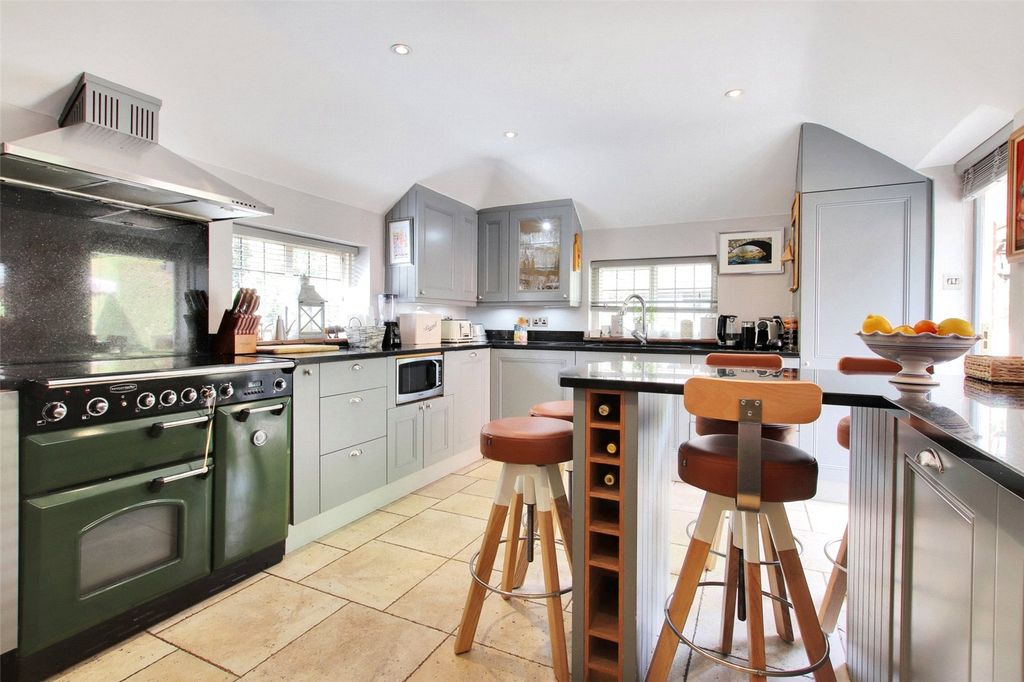 Property photo 3 of 15 Kitchen