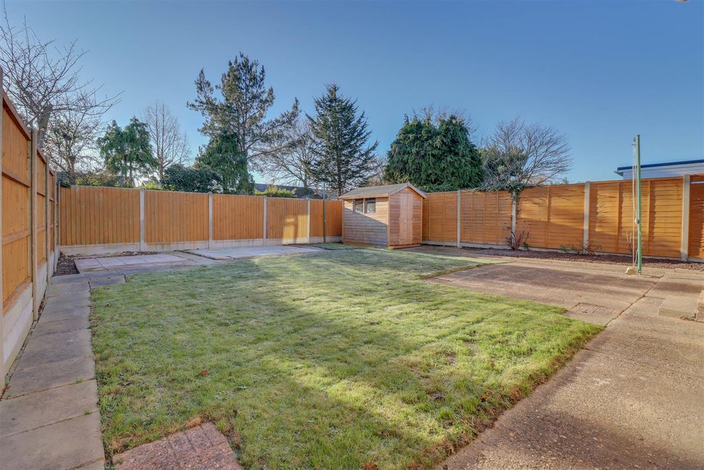 Property photo 2 of 17 9 Oakurst .2-5.Jpg