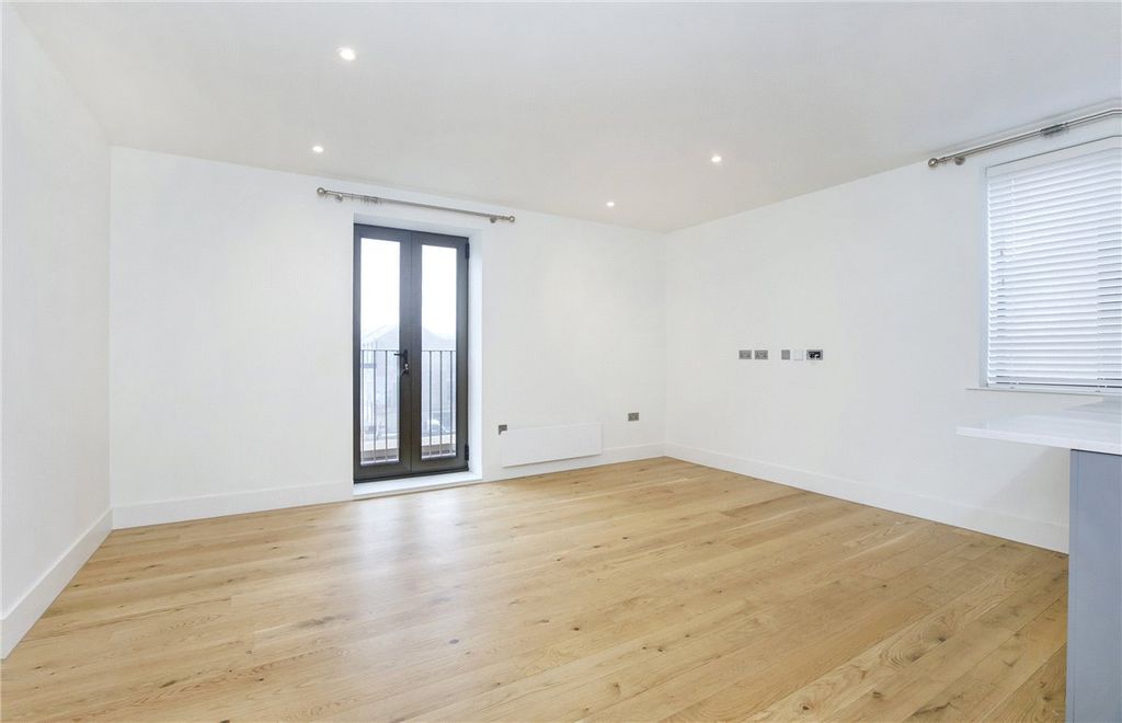 Property photo 3 of 10 Picture No. 20