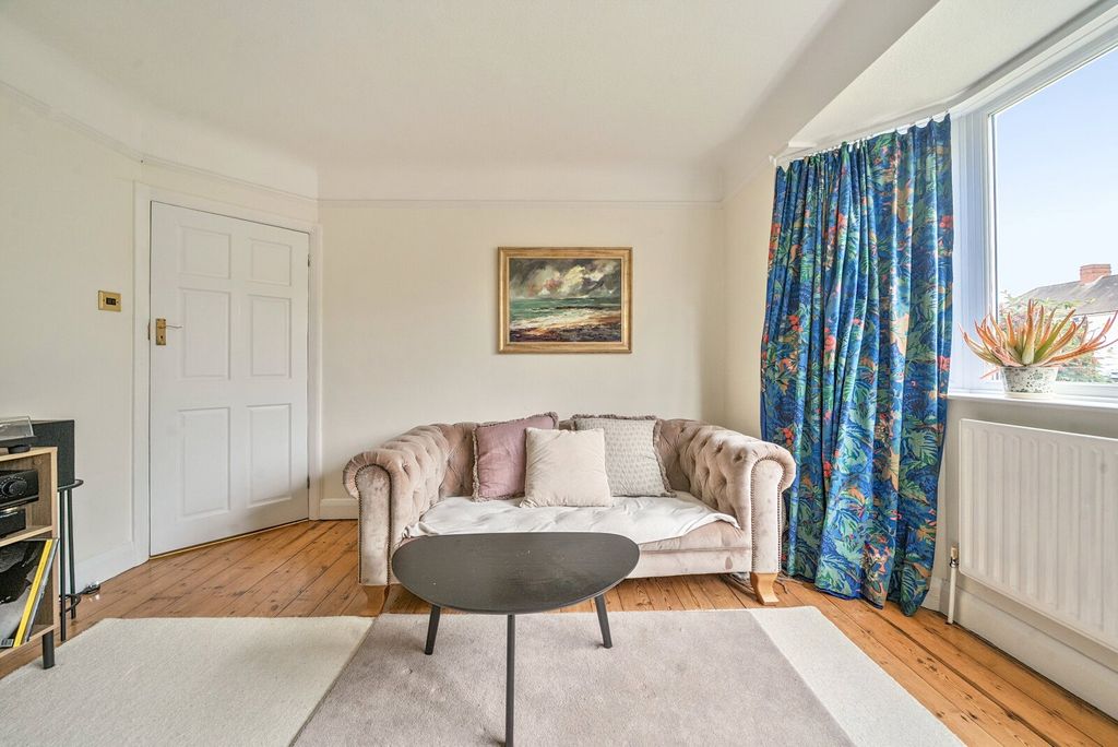 Property photo 2 of 13 Front Reception