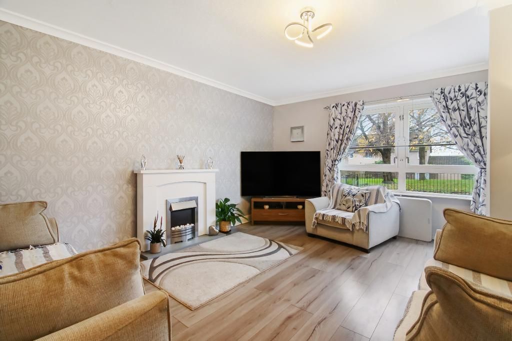 Property photo 2 of 21 Living Room