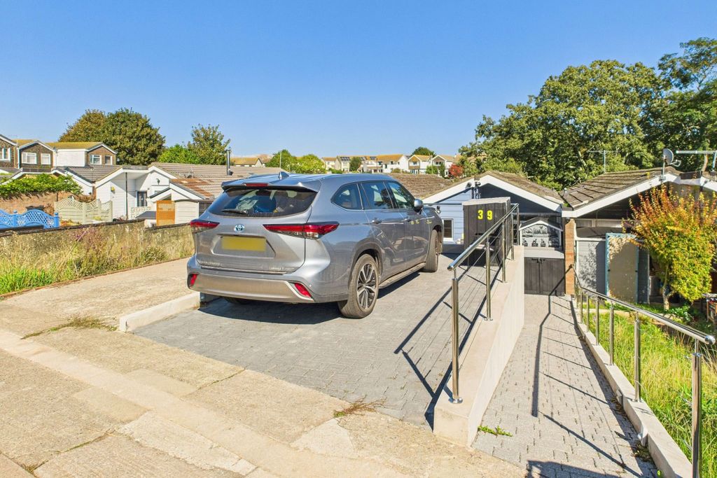 Property photo 2 of 21