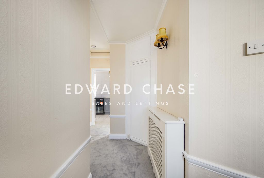 Property photo 2 of 16 Photo 10