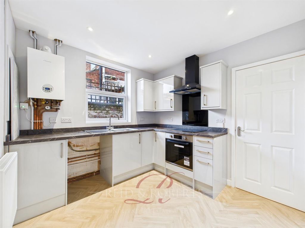 Property photo 3 of 12 Cam05148G0-Pr0115-Still017.Jpg