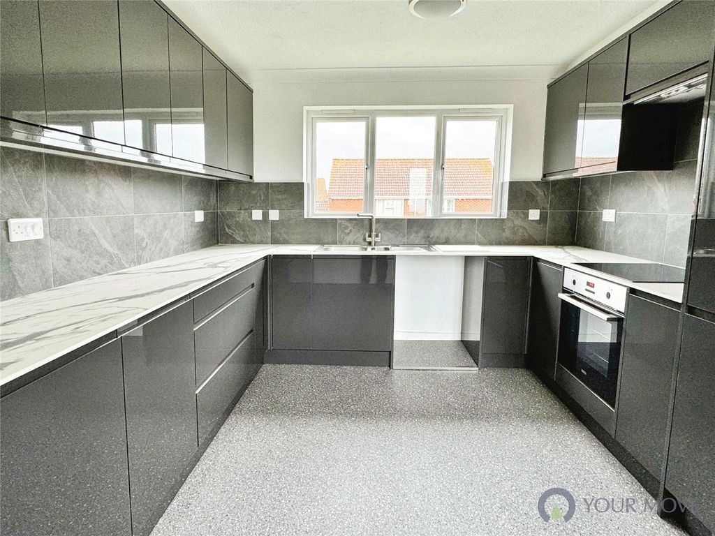 Property photo 2 of 16 Kitchen
