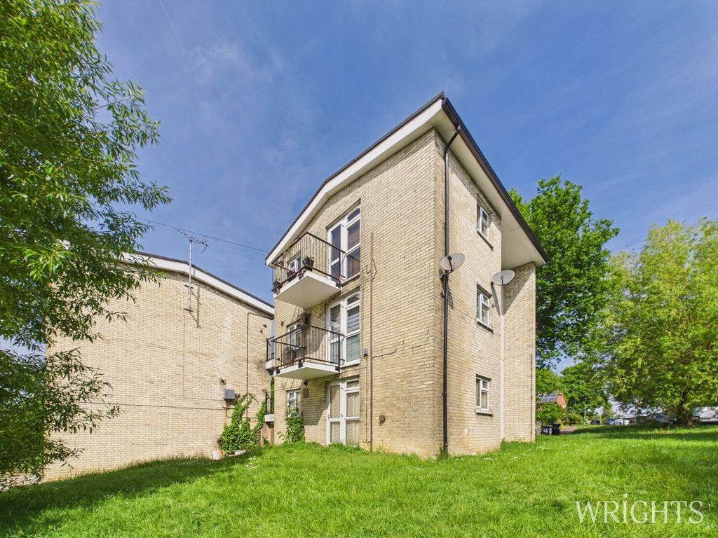 Property photo 1 of 10 Front