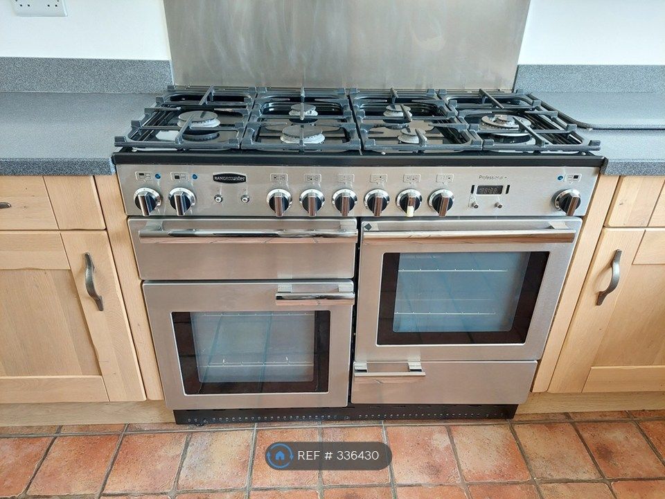 Property photo 3 of 26 Kitchen 1